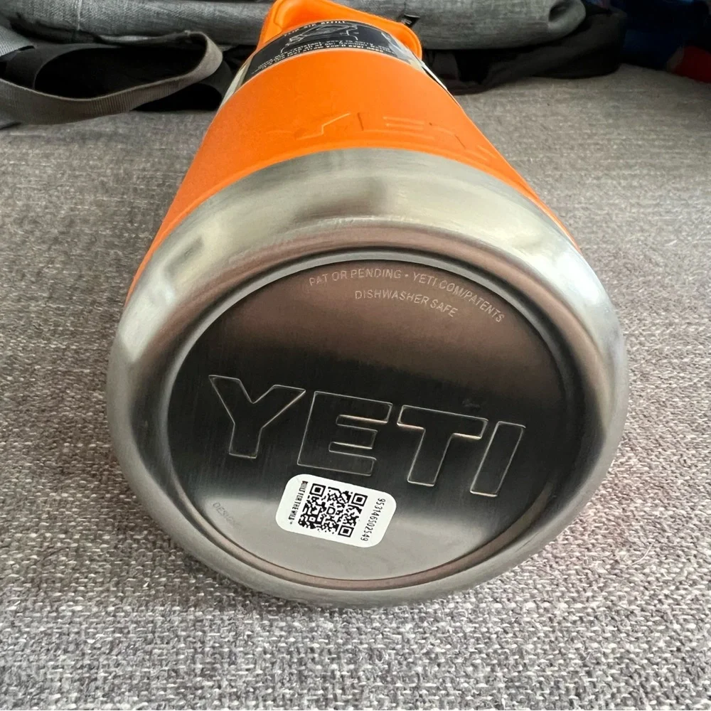 Yeti Rambler 26oz Bottle - King Crab Orange - Picture 3 of 3